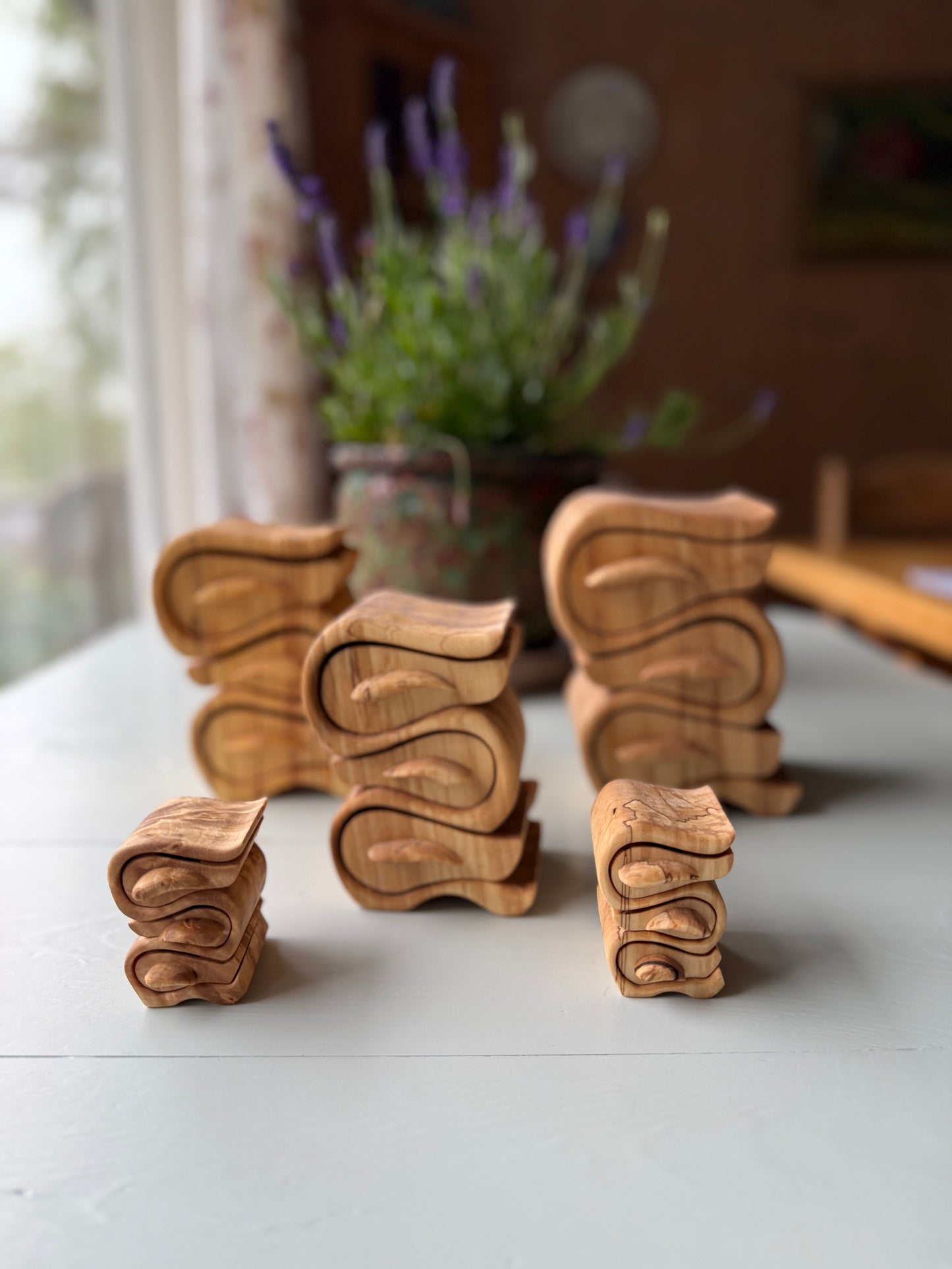 Minikommode i tre liten