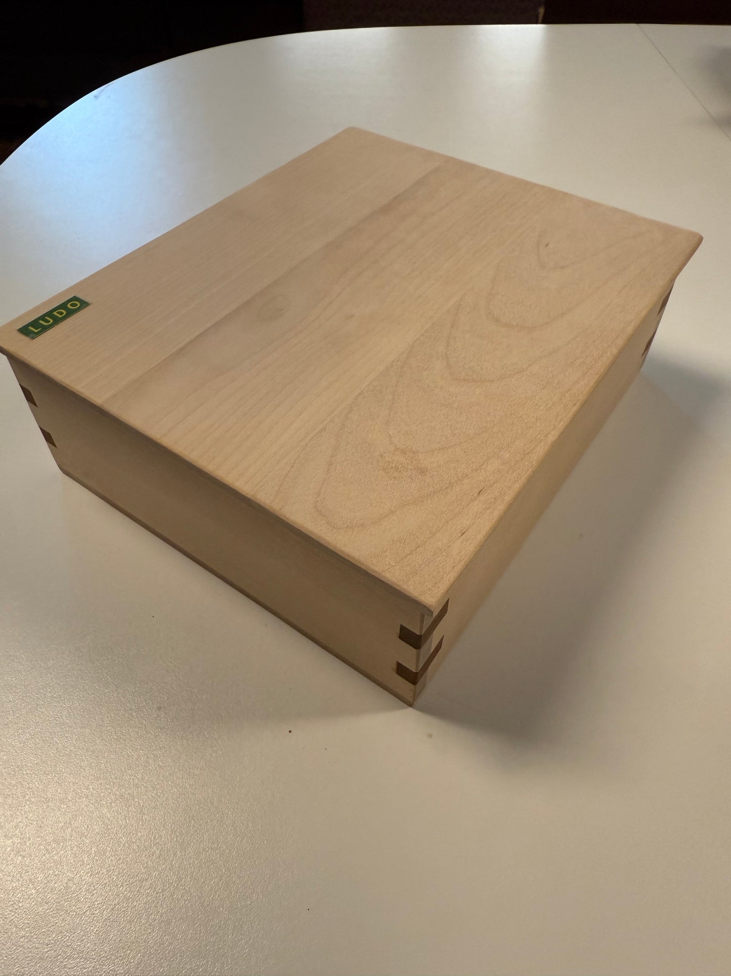 Håndlaget Ludo-spill i tre