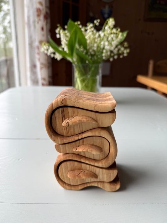 Minikommode i tre medium