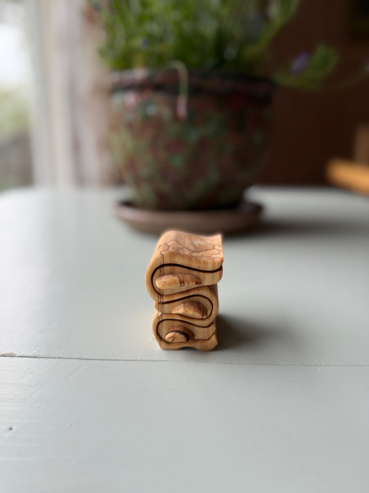 Minikommode i tre liten