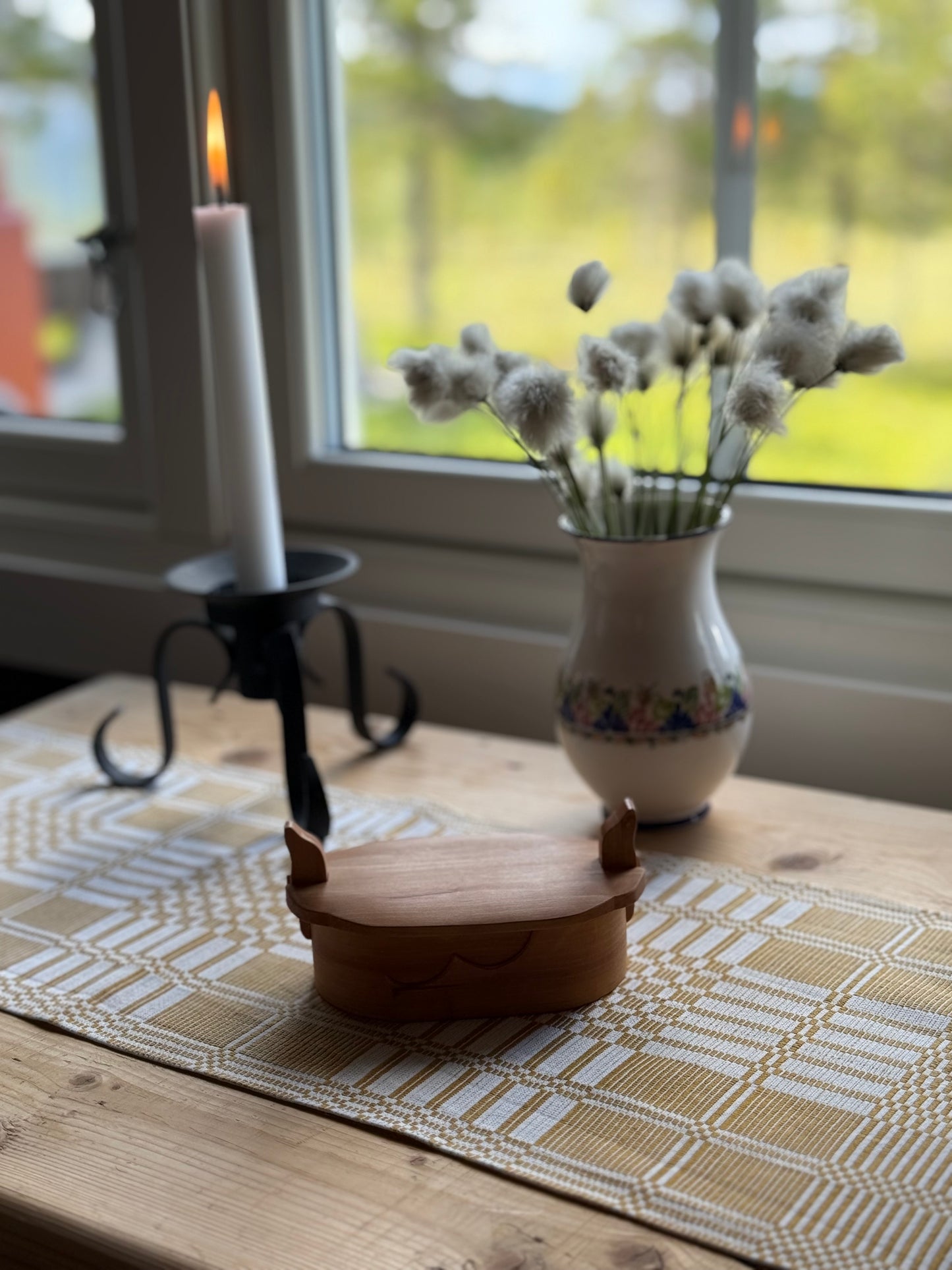 Tine håndlaget i Amelanchier