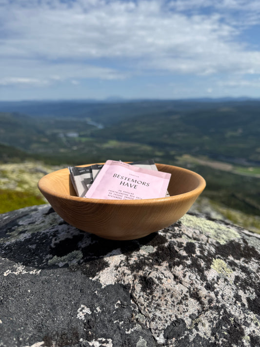 Skål håndlaget i tre