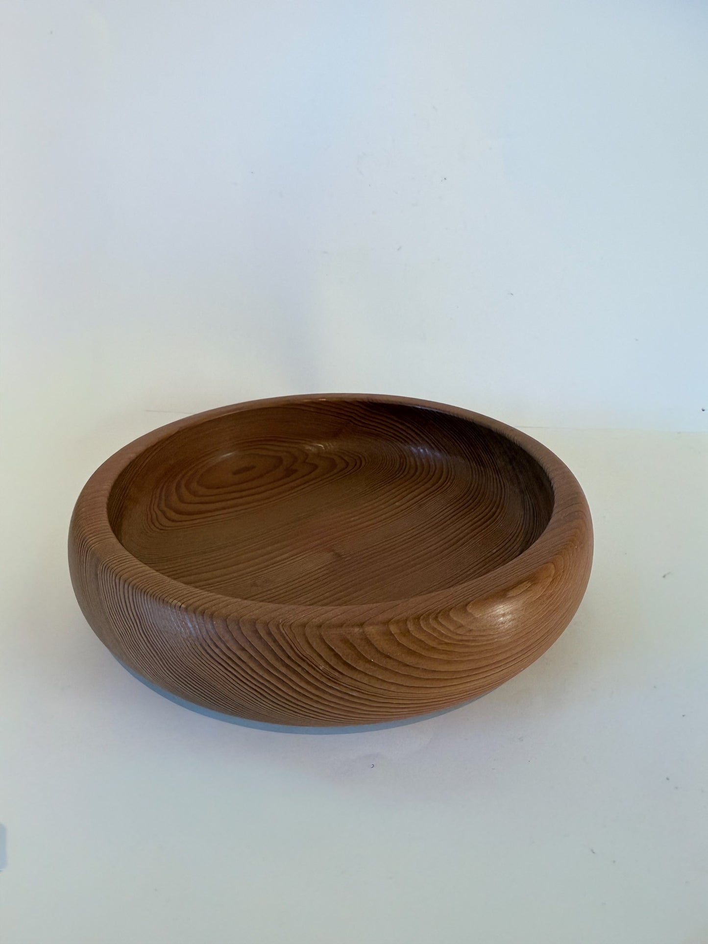 Skål håndlaget i tre