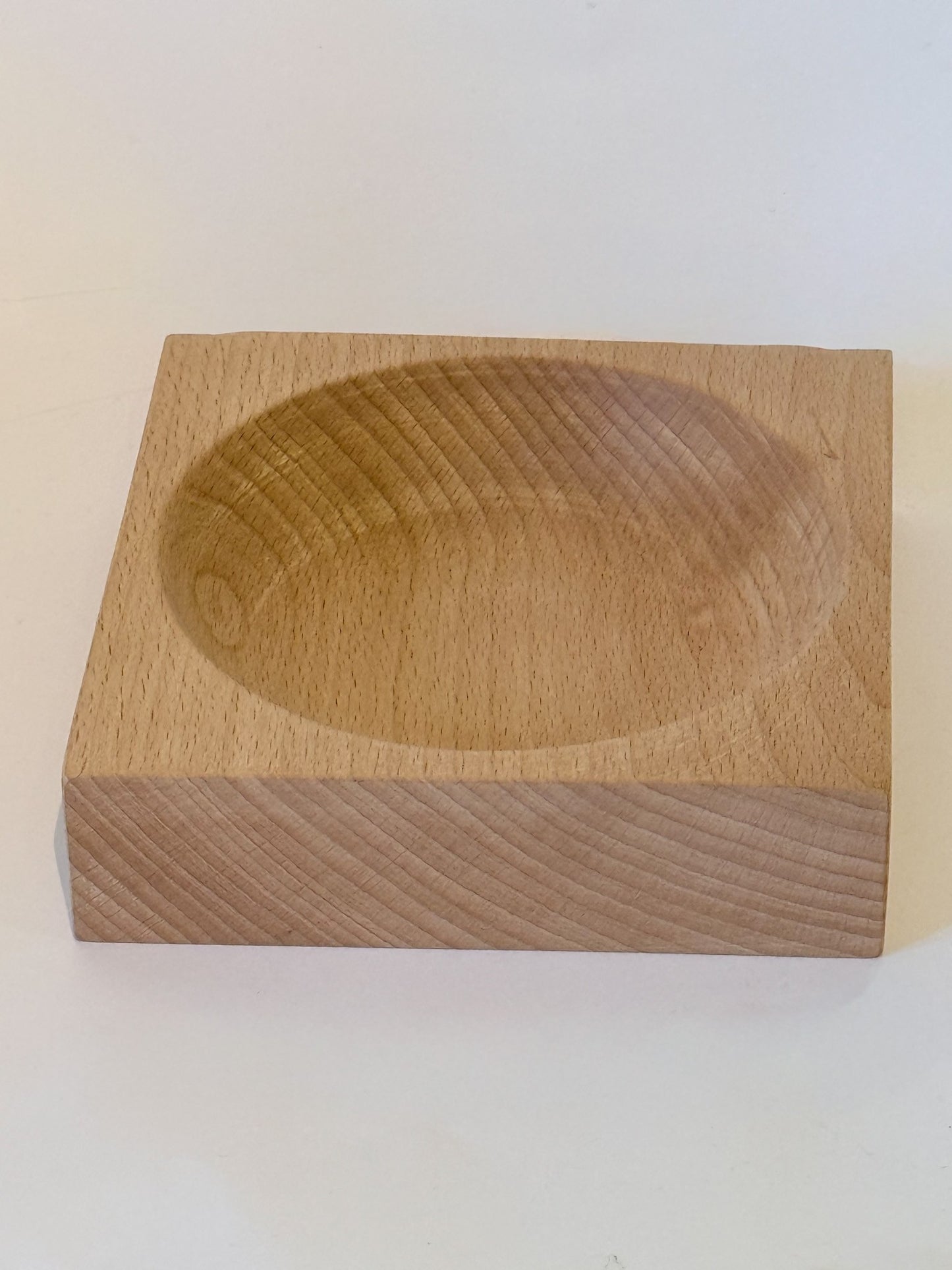 Skål håndlaget i tre